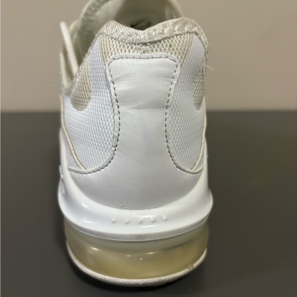 Nike Air Max Infinity 2,Women’s Triple White - CU9453-100 Size 11 - Picture 8 of 14